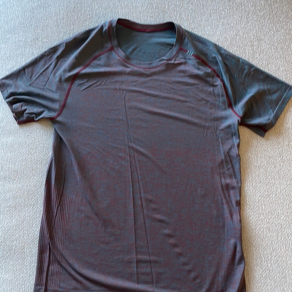 Mens Lululemon metal tech M, great shape